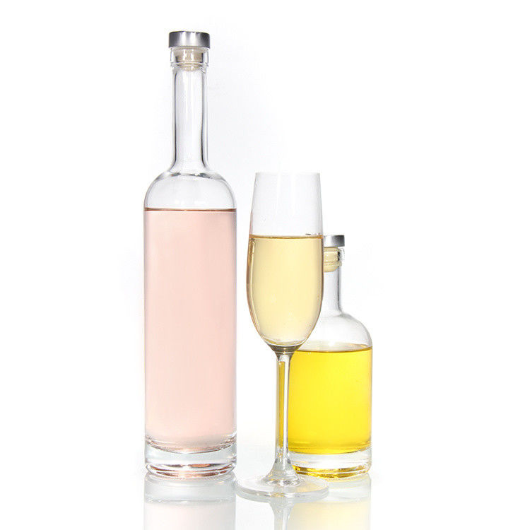Prix bas 750 ml Flint Bouteille d'alcool Bouteille de verre ovale Bouteilles d'alcool claires Pour le whisky