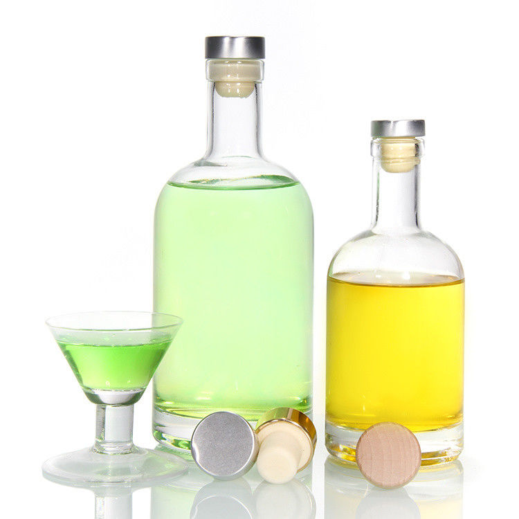 Prix bas 750 ml Flint Bouteille d'alcool Bouteille de verre ovale Bouteilles d'alcool claires Pour le whisky
