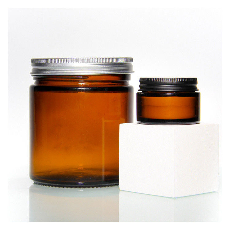 Des bougies en verre ambre de 100 ml à 250 ml sont acceptables