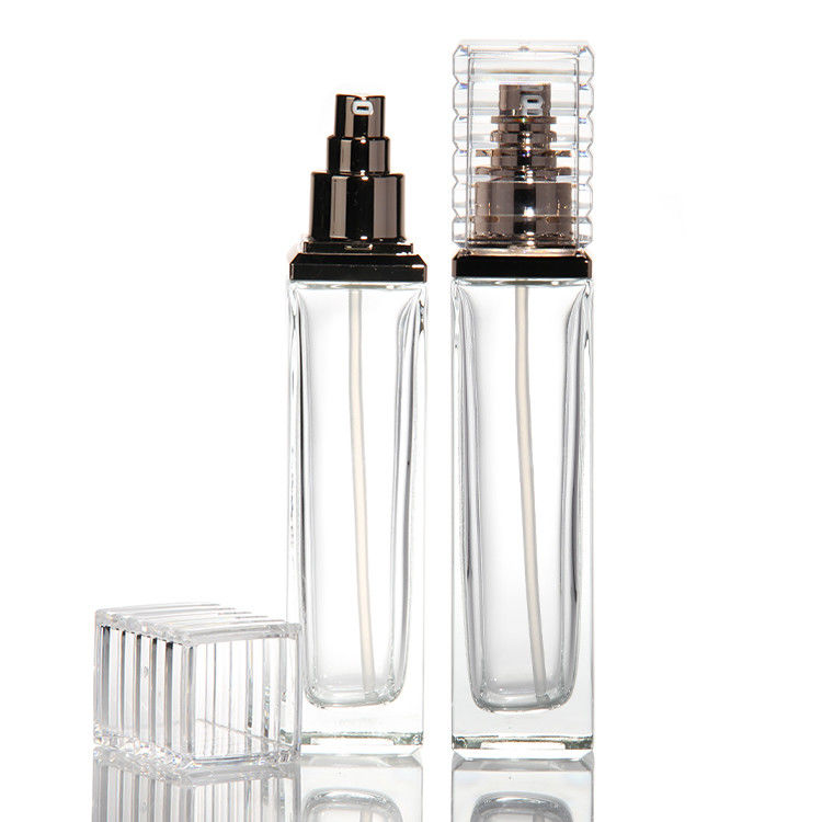 Bouteille de pompe en verre transparent de 30 ml, 50 ml, 80 ml et 100 ml pour le sérum, l' huile essentielle et la lotion parfumée.