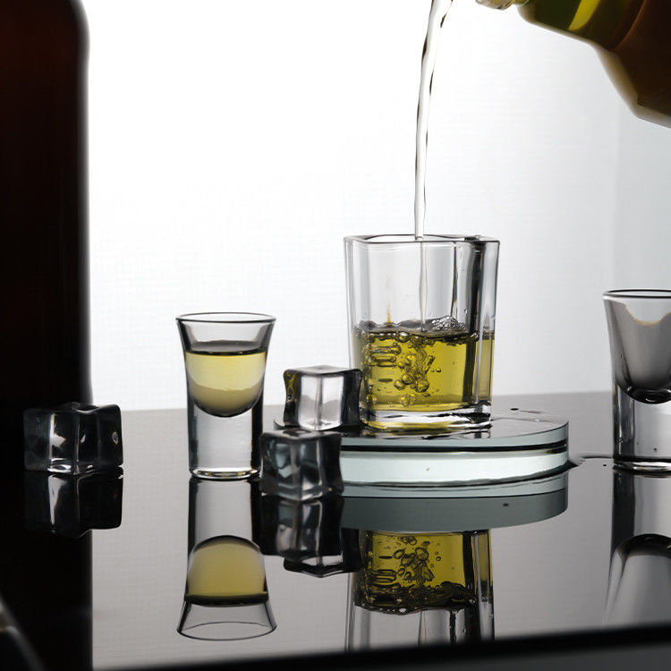 Des échantillons gratuits Luxe 30ml 40ml 70ml Clear Mini Sublimation Shot Glass Tequila Shot Glasses Espresso Shot Glass