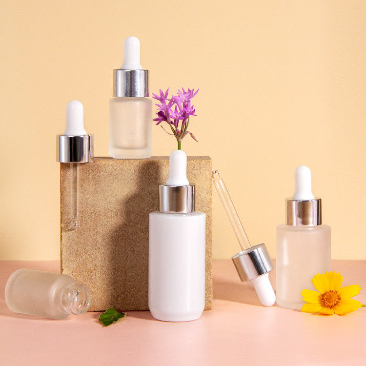 Garniture pour soins de la peau pour huile essentielle sérum tonifiant contenant lotion Emballage 5 ml bouteilles de pompe à pulvérisation en verre cosmétique