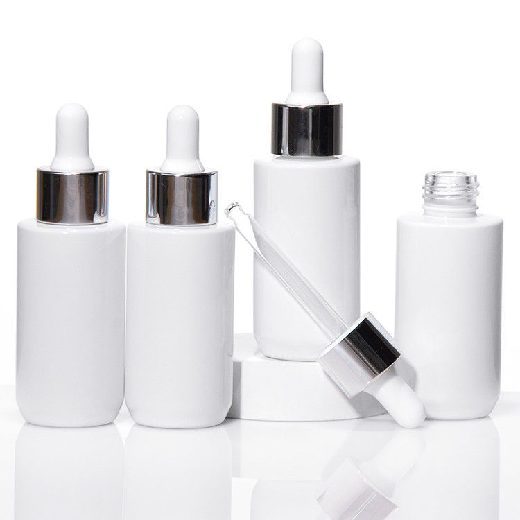 5 ml 10 ml 15 ml 20 ml 30 ml 50 ml 100 ml Gouttelier en verre cosmétique clair avec huile essentielle